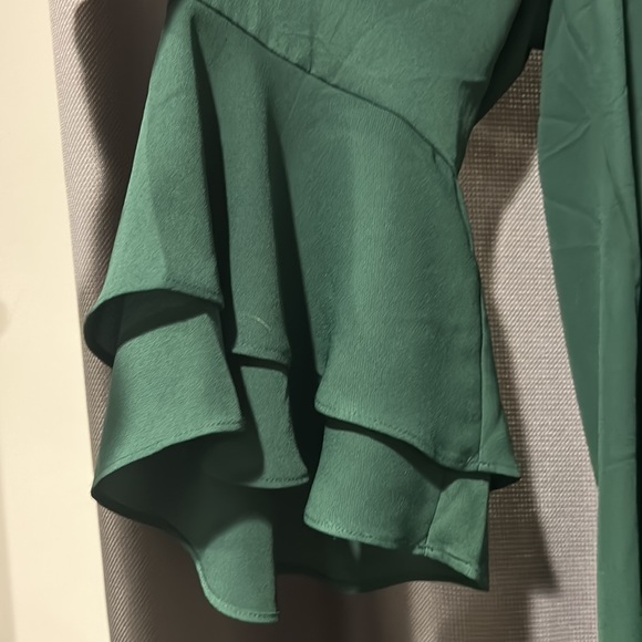 Green Ruffle Sleeve High-Low Shirt - Picture 2 of 3